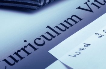 Cómo hacer un currículum para primer empleo